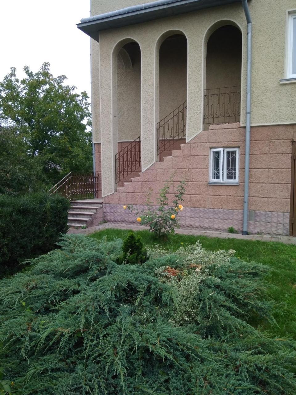 Hostynna Sadyba Leshnya ภายนอก รูปภาพ
